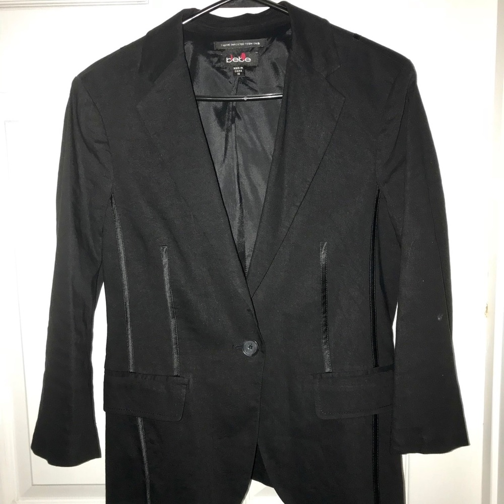 Beautiful BEBE  blazer size 10 wear ones